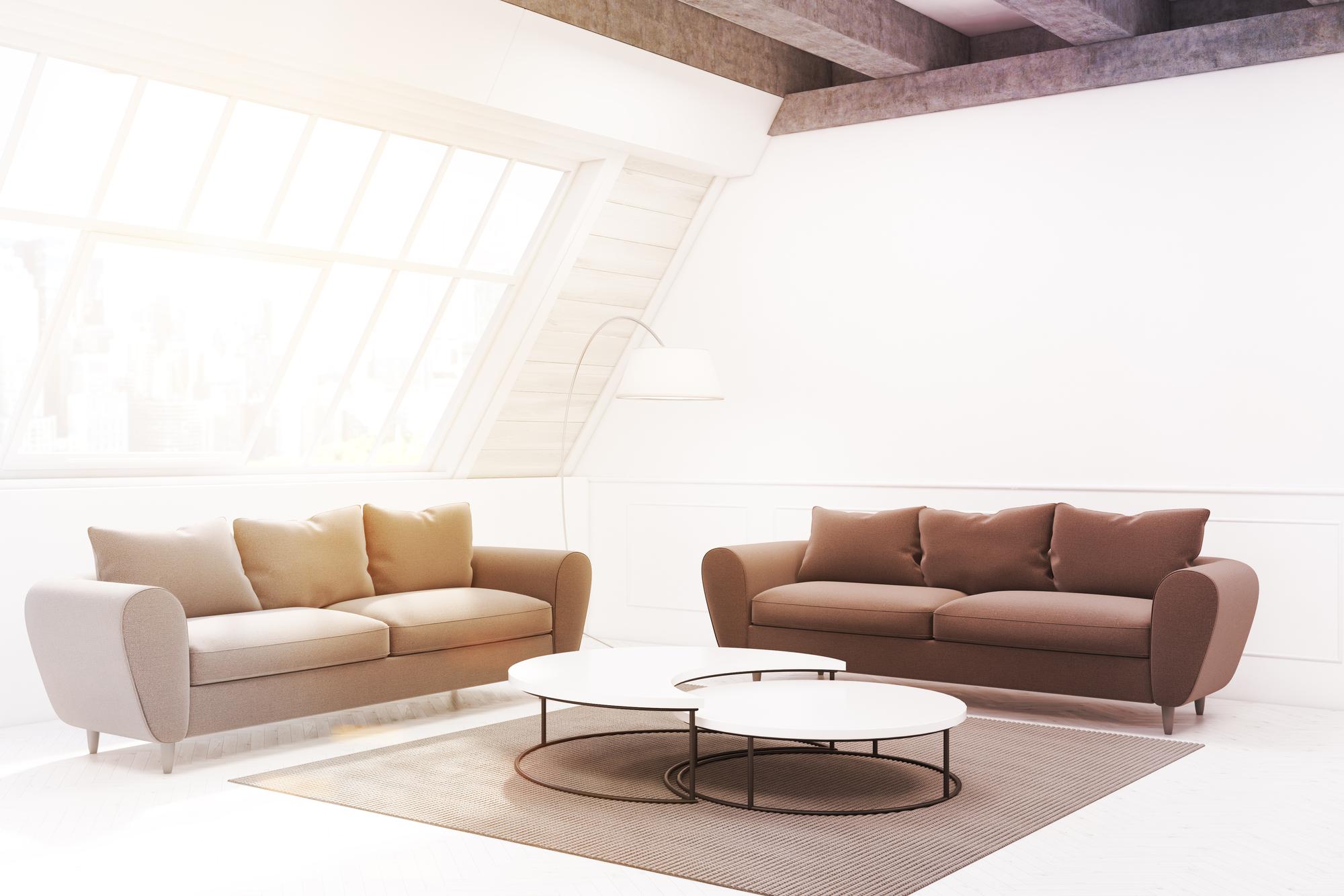 Living spațios, design neutru
